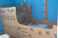 [rg] reformasGUADALAJARA - Carpintería y construcción de la cama infantil con el motivo de barco pirata.